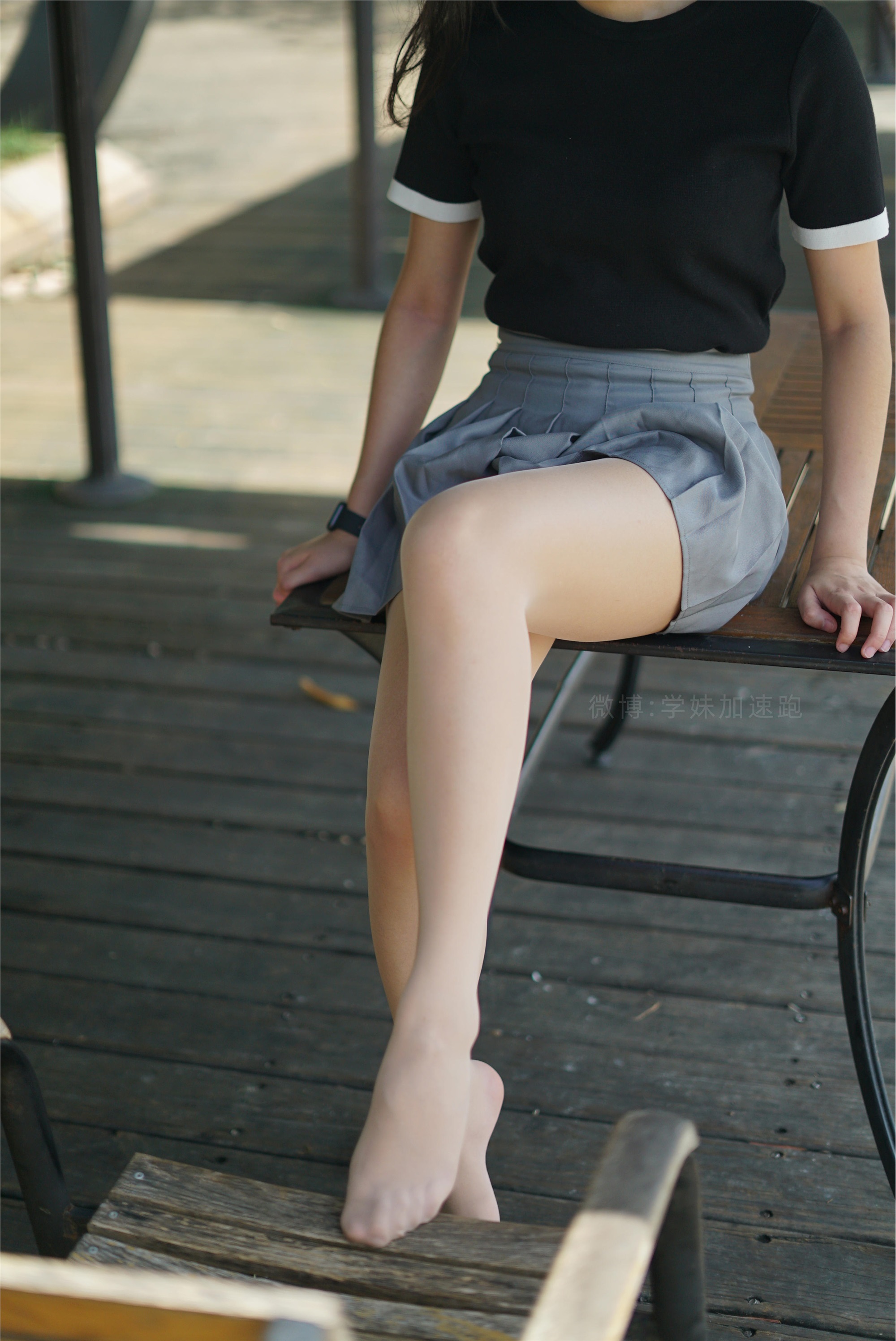 学妹加速跑 XM077《桌上起舞的彤彤》